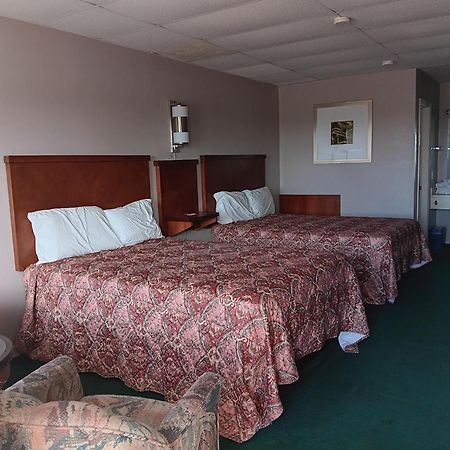 Oyo Sheldon'S Motel And Restaurant Keysville Bagian luar foto