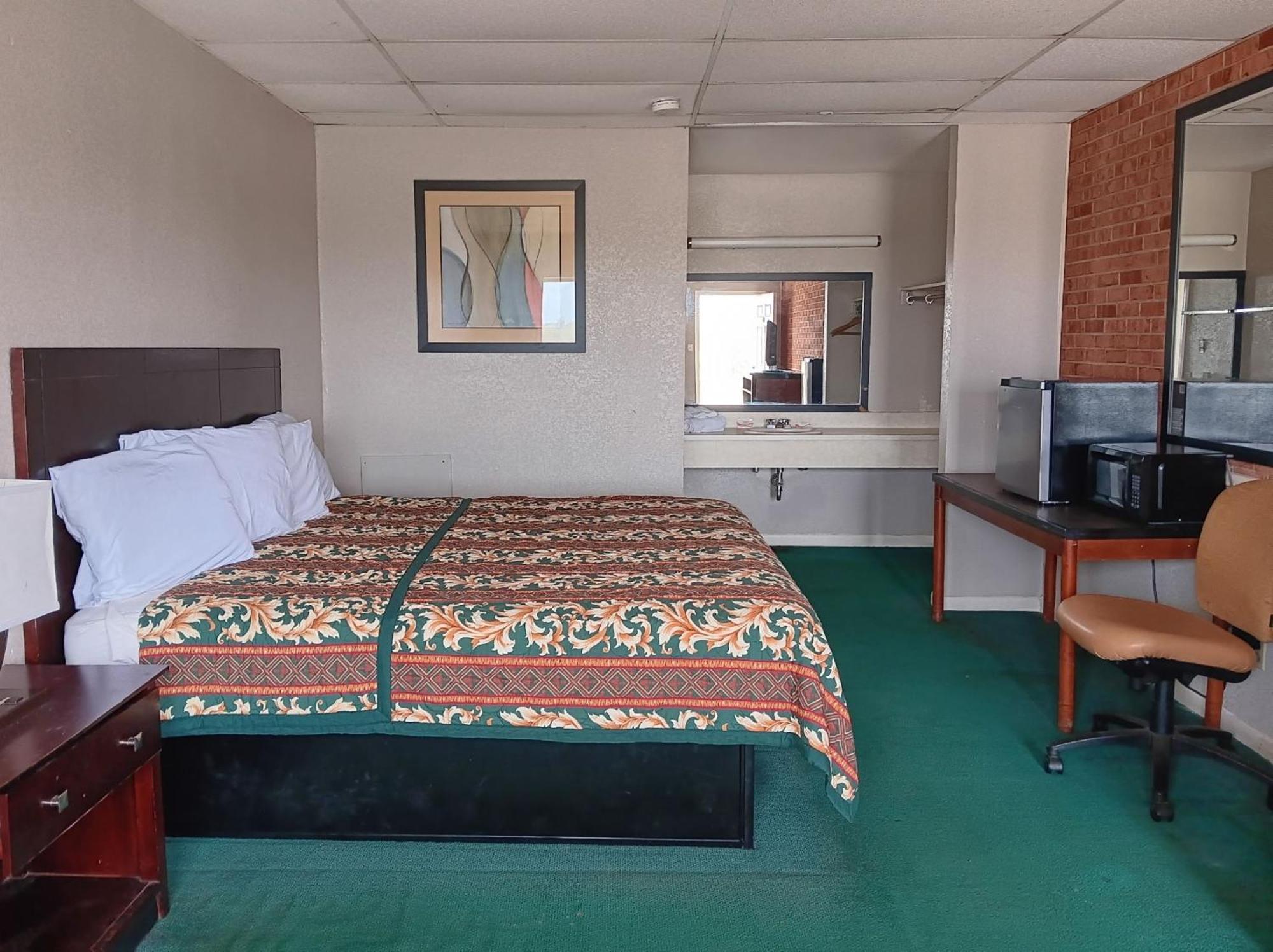 Oyo Sheldon'S Motel And Restaurant Keysville Bagian luar foto